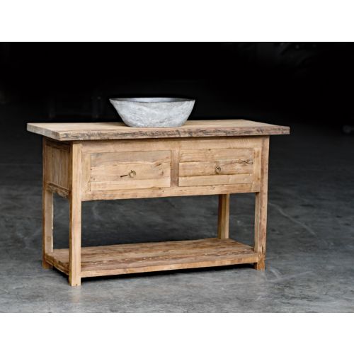 perfekter Waschtisch aus Teakholz für moderne und ländliche Wohnstile.