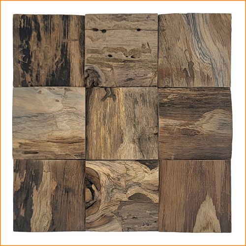 Rustikaler Wandverblender aus recyceltem Teakholz – markante 3D-Holzstruktur mit natürlicher Maserung und warmen Brauntönen.