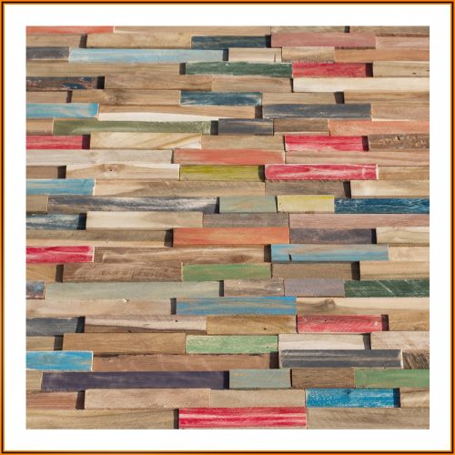 Farbige Wandverkleidung aus recyceltem Teakholz – nachhaltiges Wandpaneel mit Vintage-Charme und lebendiger Oberflächenstruktur.