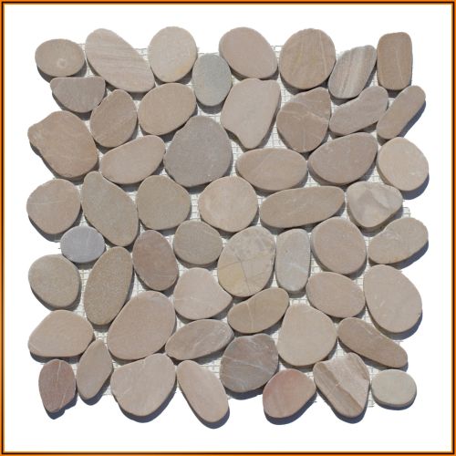 Beiges Marmorkieselmosaik, geschnitten auf Netz 30×30 cm – warme Natursteinfliese für Bad, Dusche und Wohnräume.