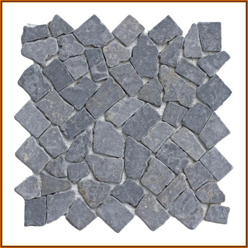 Marmor Mosaikfliese in Hellgrau, 30×30 cm – robustes Natursteinmosaik in Bruchoptik für Dusche, Küche und Wohnbereich.