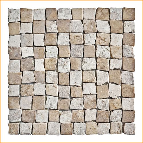 Quadratisches Marmormosaik 30×30 cm in Beige/Creme – kleine Natursteinsteine auf Netz für Wand und Boden im Bad.